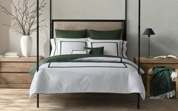 Pezzo Throw by Matouk