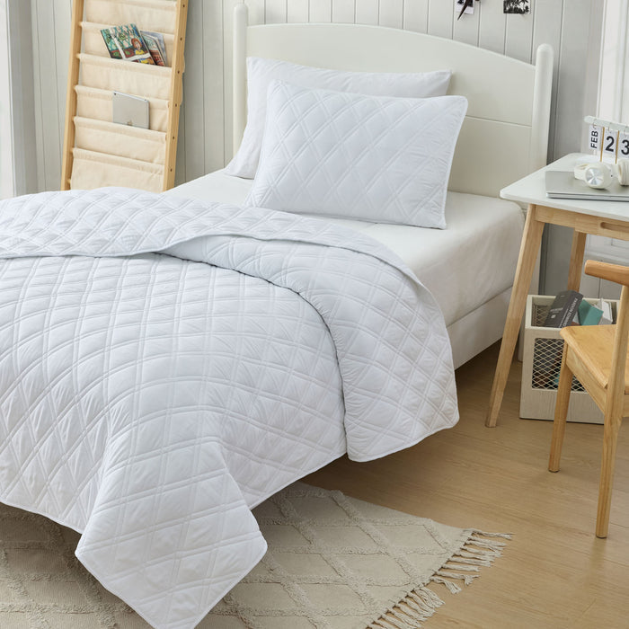 Twin / White / Diamond Pattern