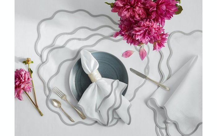 Scallop Edge Napkin - set of 4