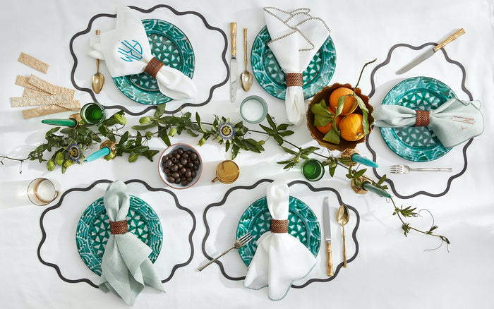 Scallop Edge Napkin - set of 4
